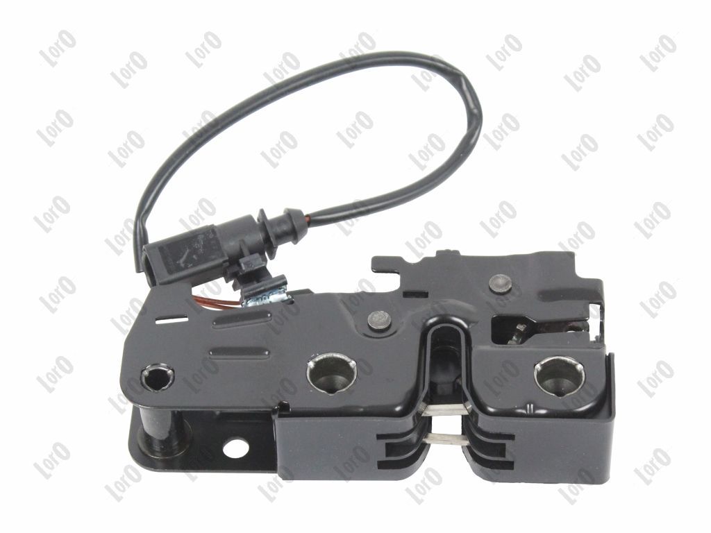 Замок капота