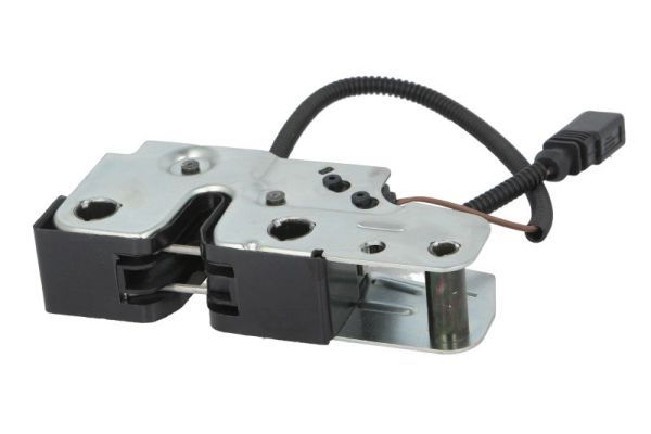 Замок капота