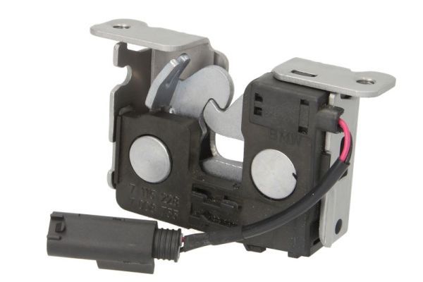 Serrure de capot-moteur