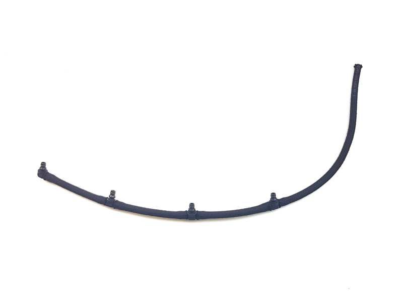 V30-3353 TUYAU, CARBURANT DE FUITE