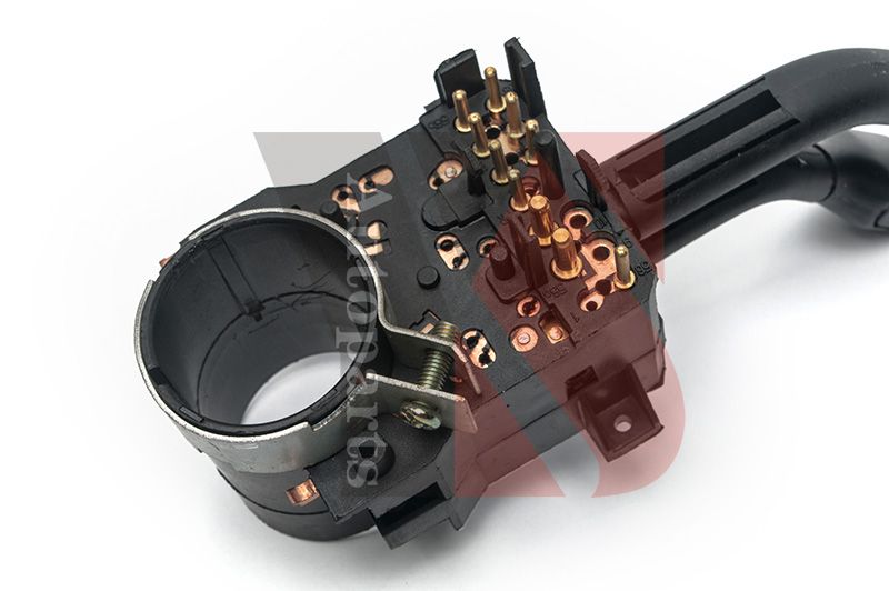 Slēdzis uz stūres statnes