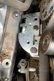 Outillage de montage, courroie crantée