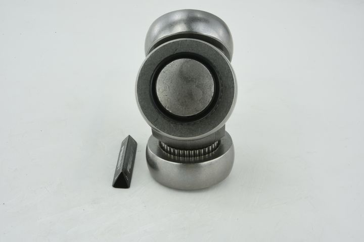 trikojo įvorė, kardaninis velenas