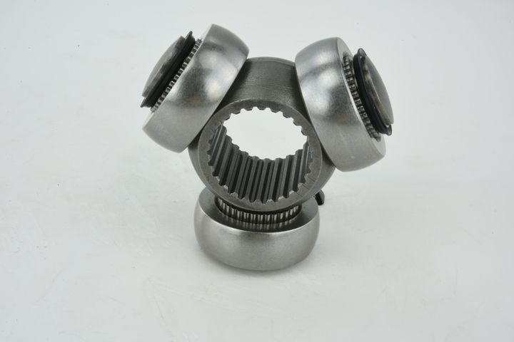 trikojo įvorė, kardaninis velenas