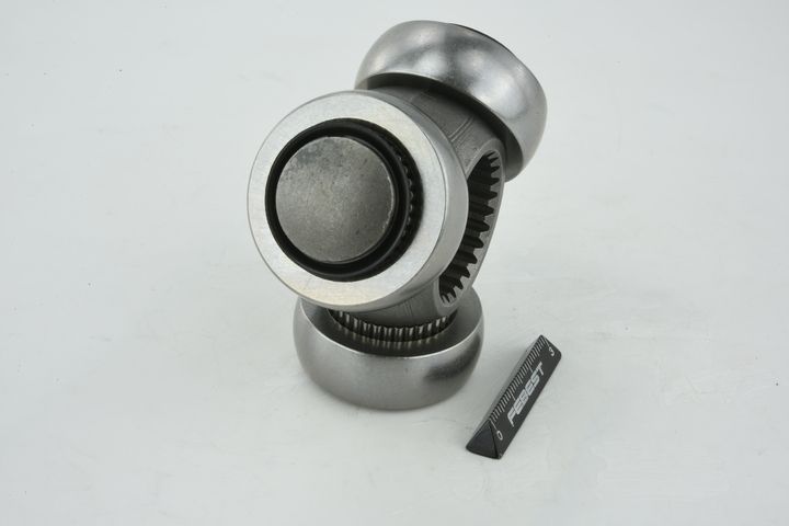 trikojo įvorė, kardaninis velenas