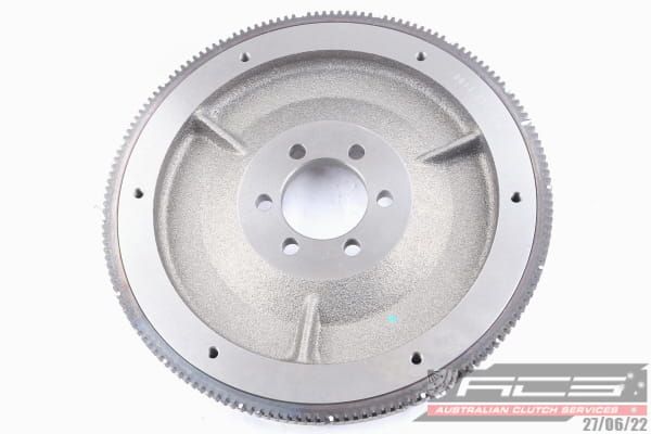 F/W C/IRON JEEP 4.0L - TecDoc 2