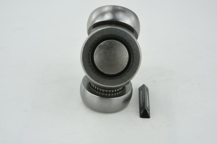 trikojo įvorė, kardaninis velenas