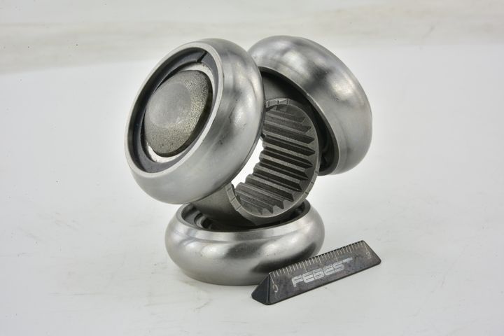 trikojo įvorė, kardaninis velenas