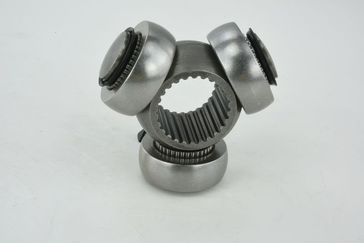 trikojo įvorė, kardaninis velenas