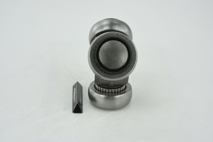 trikojo įvorė, kardaninis velenas