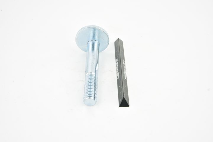 išvirtimo reguliavimo varžtas