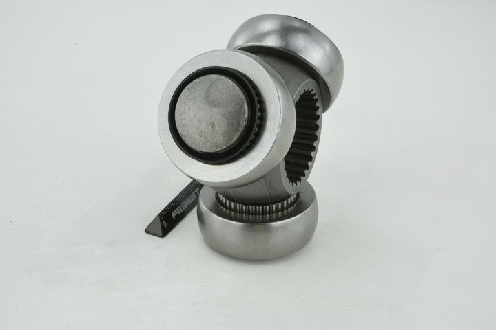 trikojo įvorė, kardaninis velenas