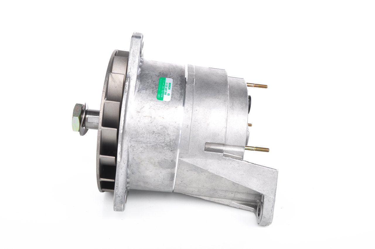 0 120 689 588 BOSCH generátor