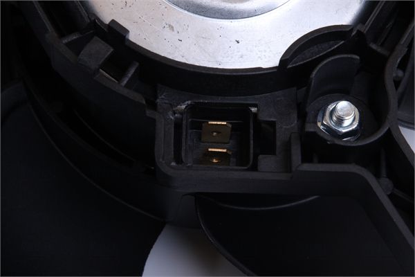 L&uuml;fter, Motork&uuml;hlung