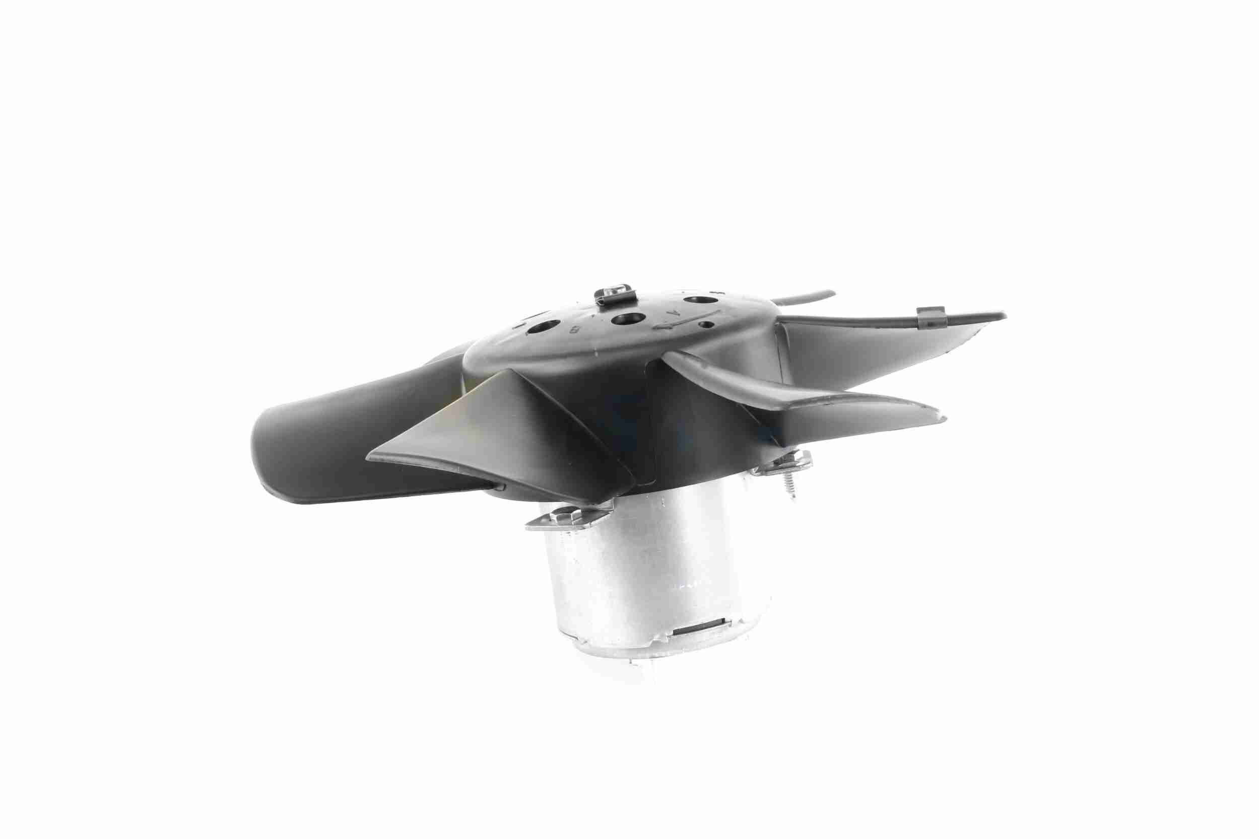 L&uuml;fter, Motork&uuml;hlung