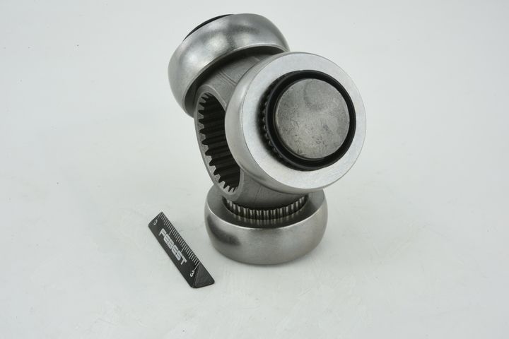 trikojo įvorė, kardaninis velenas