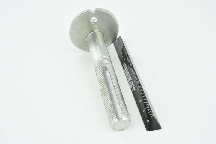 išvirtimo reguliavimo varžtas