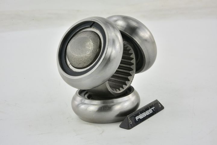 trikojo įvorė, kardaninis velenas