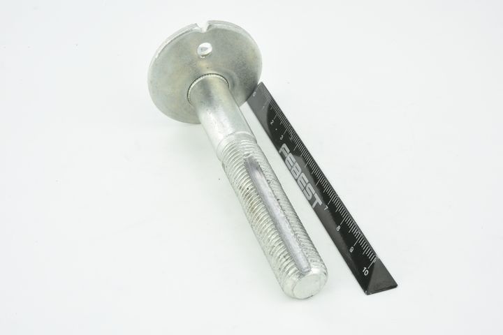 išvirtimo reguliavimo varžtas