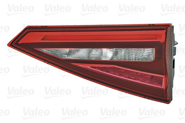 FEU ARD LED COFFRE INFINITI Q30 01.  NET