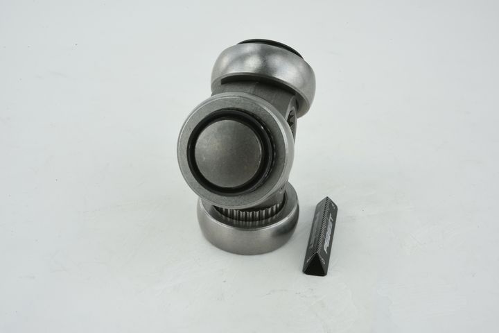 trikojo įvorė, kardaninis velenas