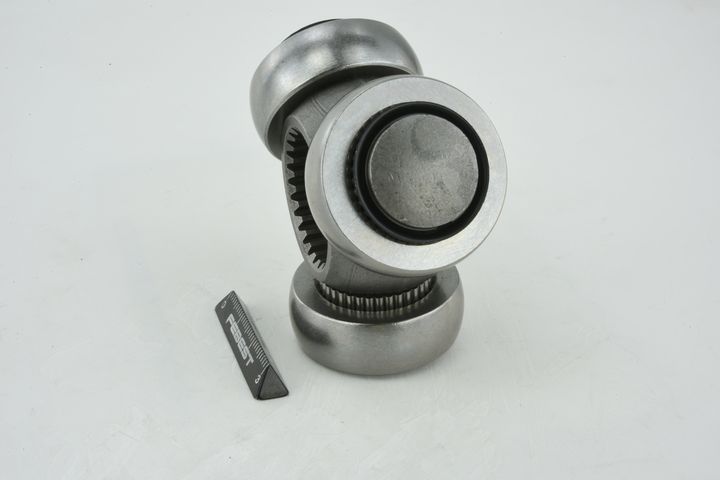 trikojo įvorė, kardaninis velenas