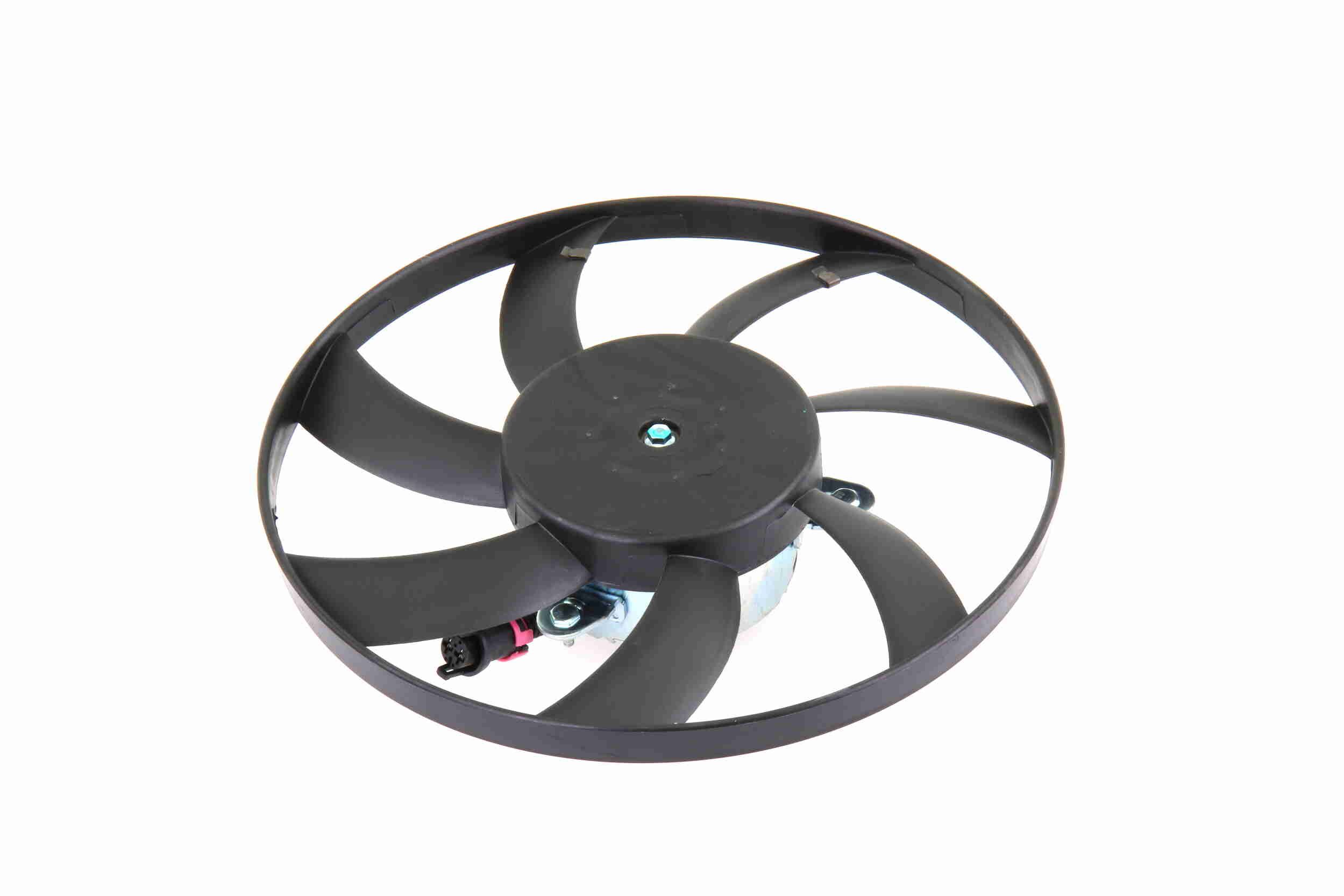 L&uuml;fter, Motork&uuml;hlung