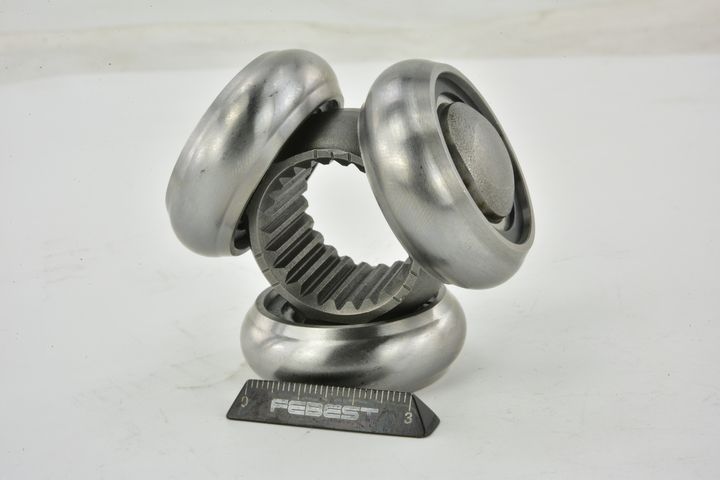 trikojo įvorė, kardaninis velenas