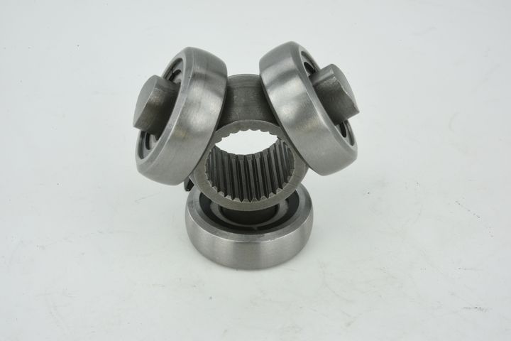 trikojo įvorė, kardaninis velenas