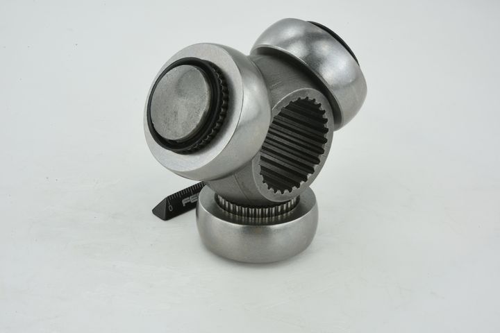 trikojo įvorė, kardaninis velenas