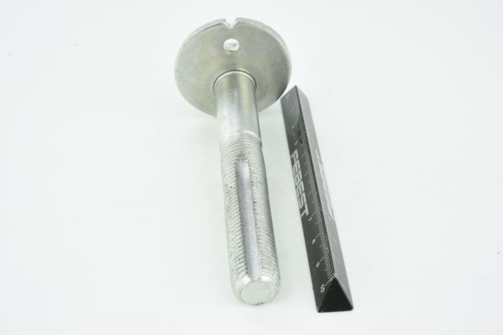 išvirtimo reguliavimo varžtas