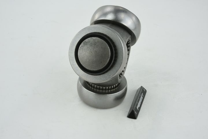 trikojo įvorė, kardaninis velenas