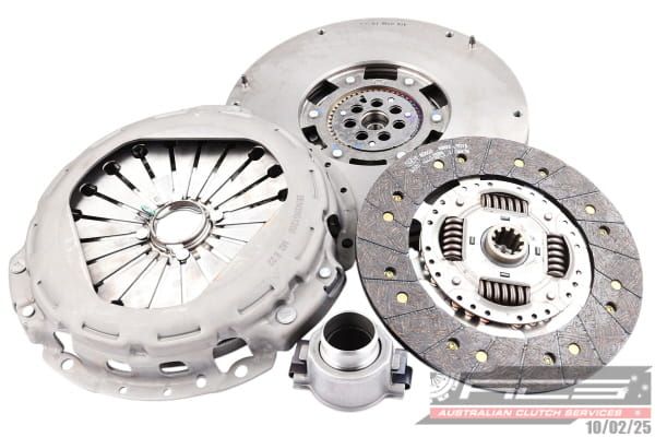 KIT COM IVECO DAILY 2.3L inc DMF - TecDoc Only