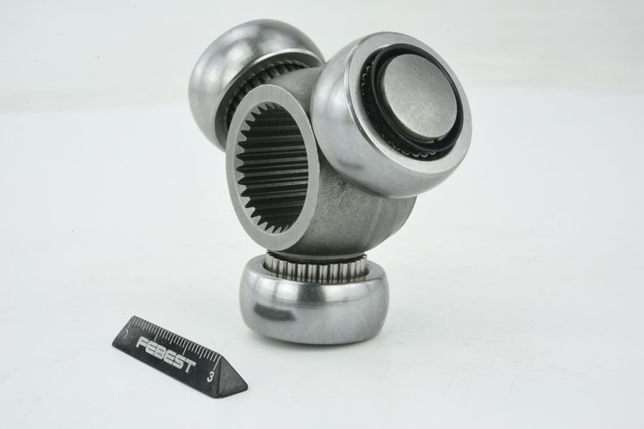 trikojo įvorė, kardaninis velenas