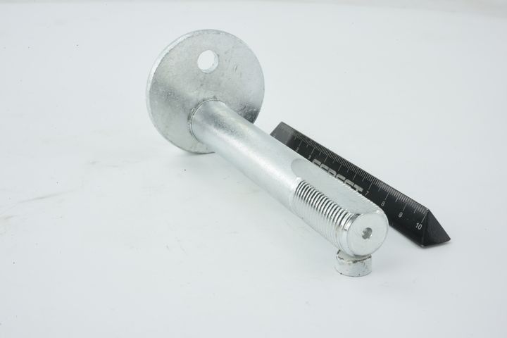 išvirtimo reguliavimo varžtas