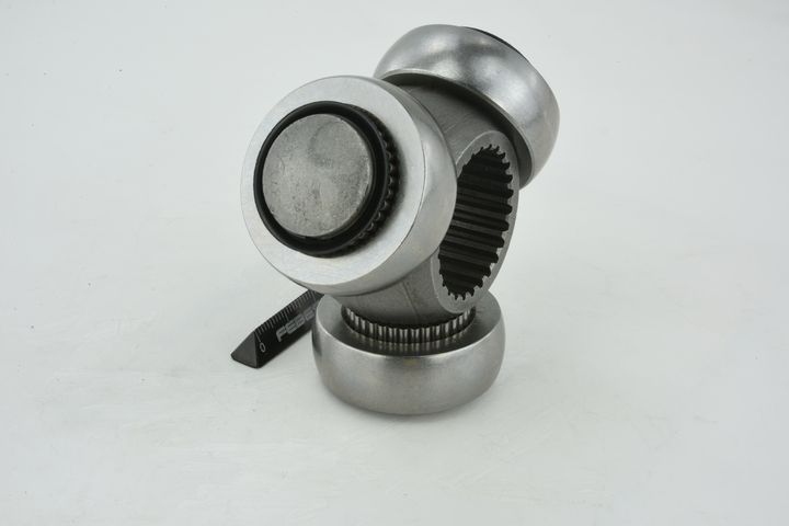 trikojo įvorė, kardaninis velenas