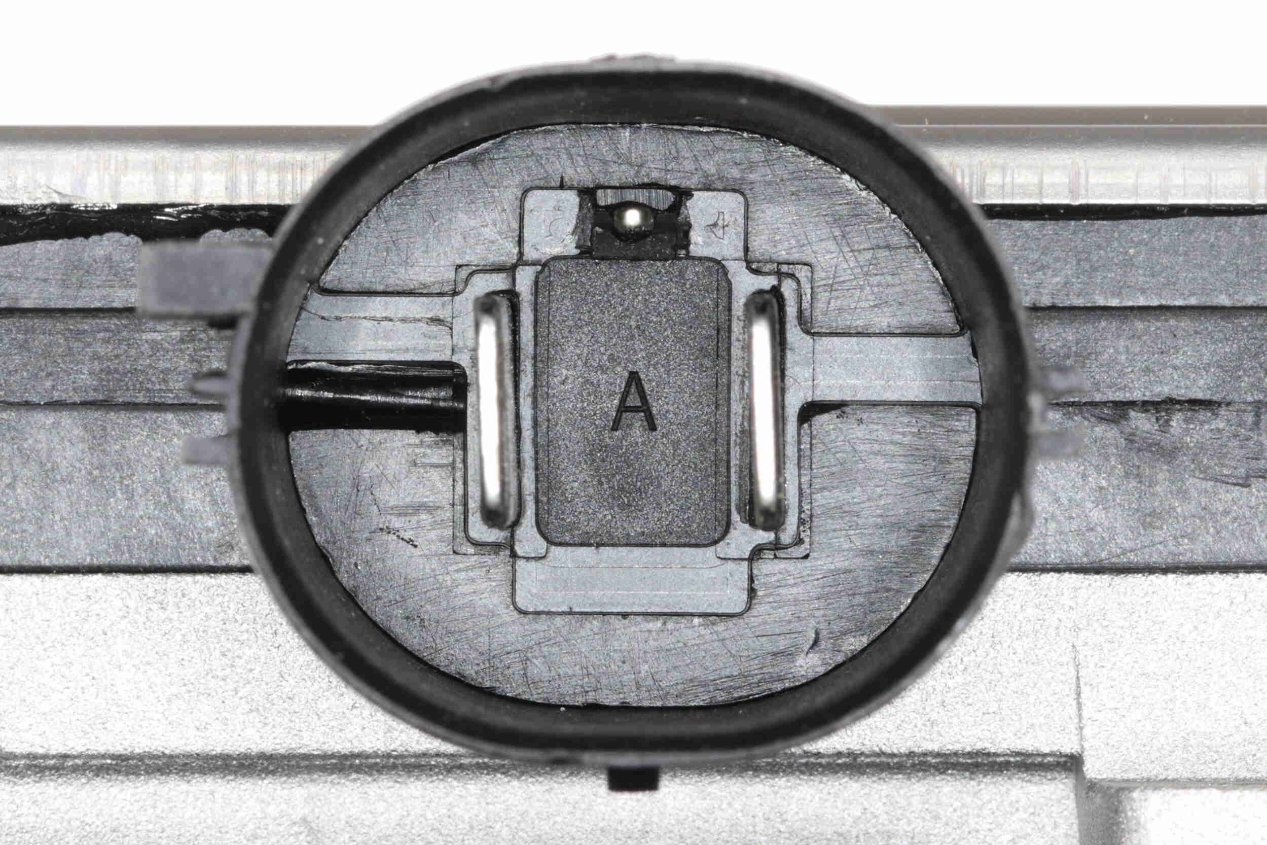 V25-79-0012_03.JPG