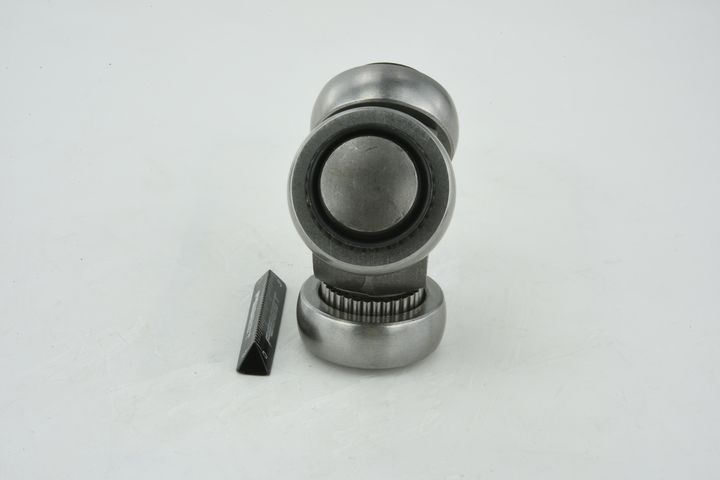 trikojo įvorė, kardaninis velenas