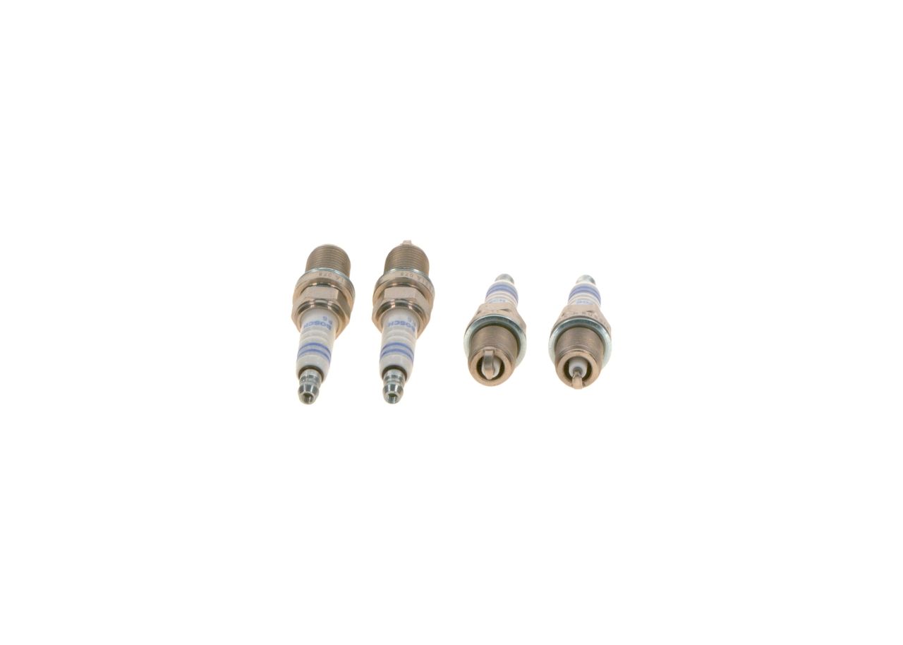 BOSCH 0 242 235 913 Spark Plug