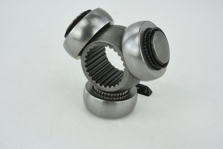 trikojo įvorė, kardaninis velenas