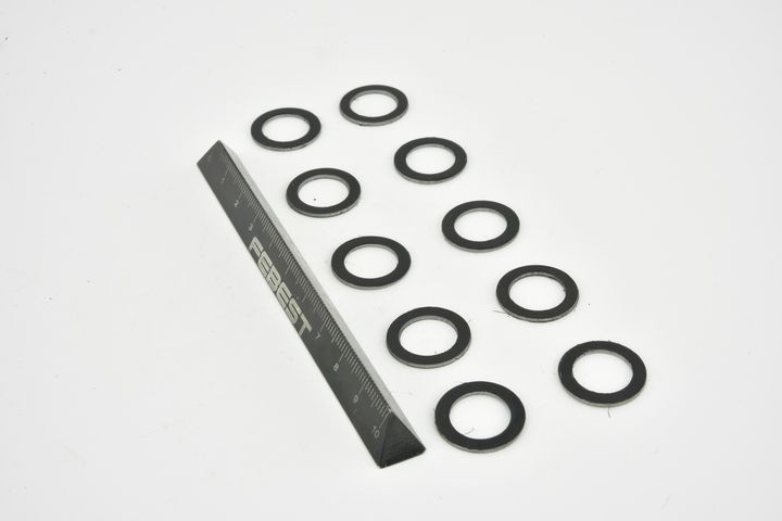 tarpiklis, alyvos išleidimo angos kaištis