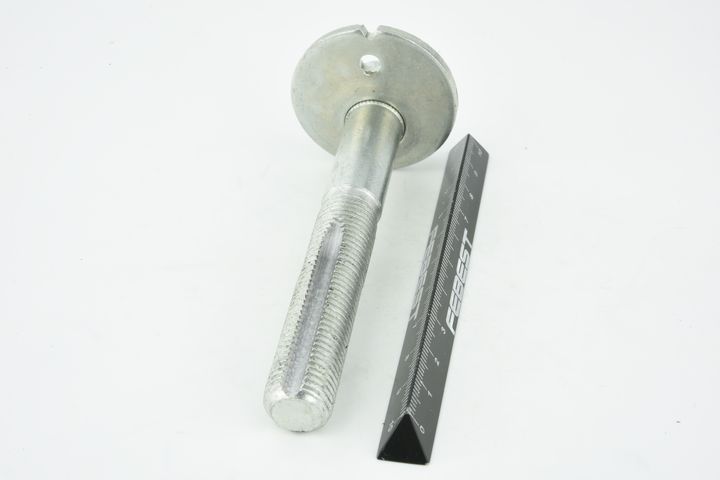 išvirtimo reguliavimo varžtas