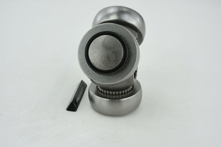 trikojo įvorė, kardaninis velenas