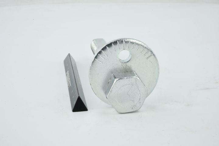 išvirtimo reguliavimo varžtas