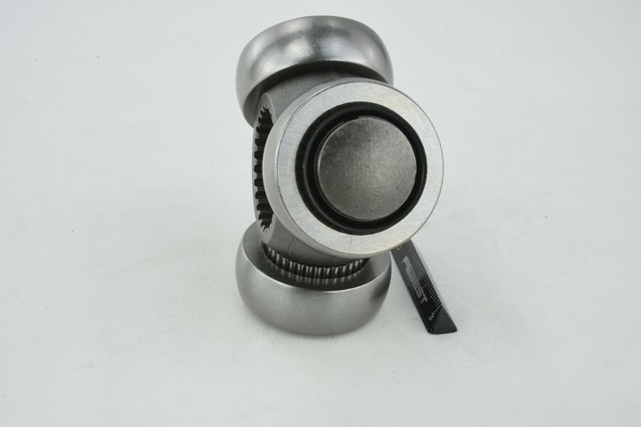 trikojo įvorė, kardaninis velenas