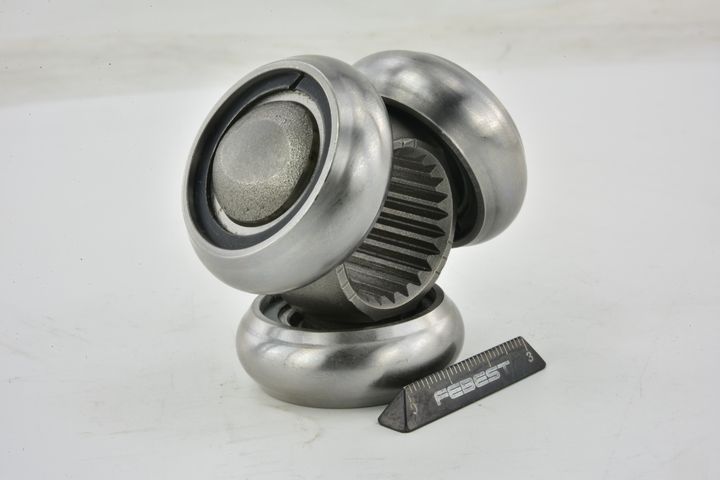 trikojo įvorė, kardaninis velenas