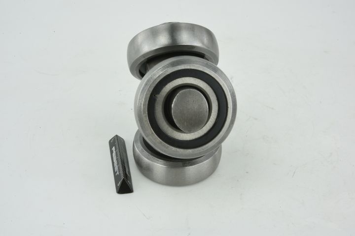 trikojo įvorė, kardaninis velenas