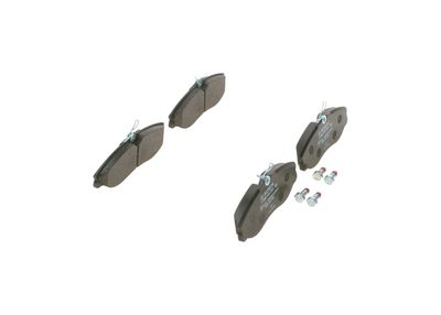 Remblokken set Voor (met bouten  met een dempingskussen), past: FORD MAVERICK  NISSAN SERENA, TERRANO II, VANETTE CARGO 1.6-3.3 06.91-09.07
