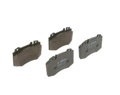 Remblokken set Voor , past: MERCEDES M (W163), S (C215), S (W220, V220), S (W221, V221), SL (R129), SL (R230) 2.7D-7.3 07.92-12.13
