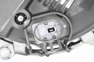 GENERATOR / ALTERNATOR VEMO V101350051 1